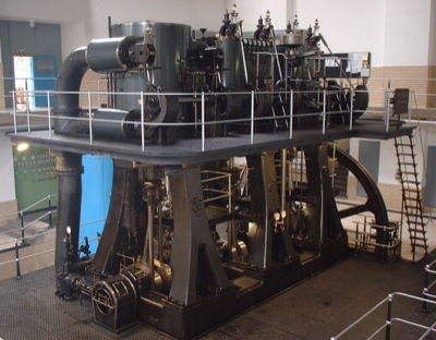 Dreifach-VerbundDampfmaschine in Hattersheim