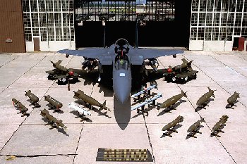 F-15E mit typischer Bewaffnung