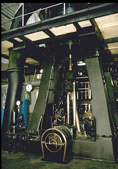 Maschinenende mit Antrieb der Speise-Pumpe