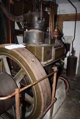 Der alte Anton Schlüter Motor der Mühle